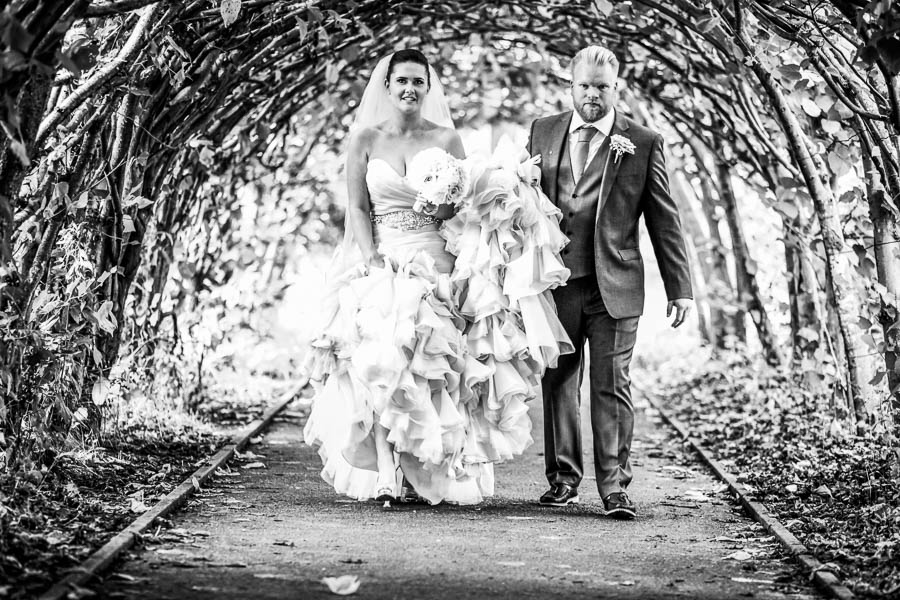 Italian Villa wedding photography, bride and groom